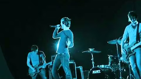 Chiodos playing live